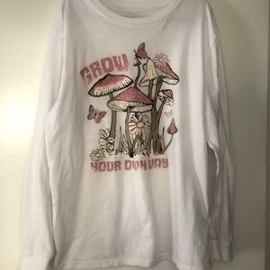 Girls White Long Sleeve Oversize Tshirt Mushroom Detail - size Medium